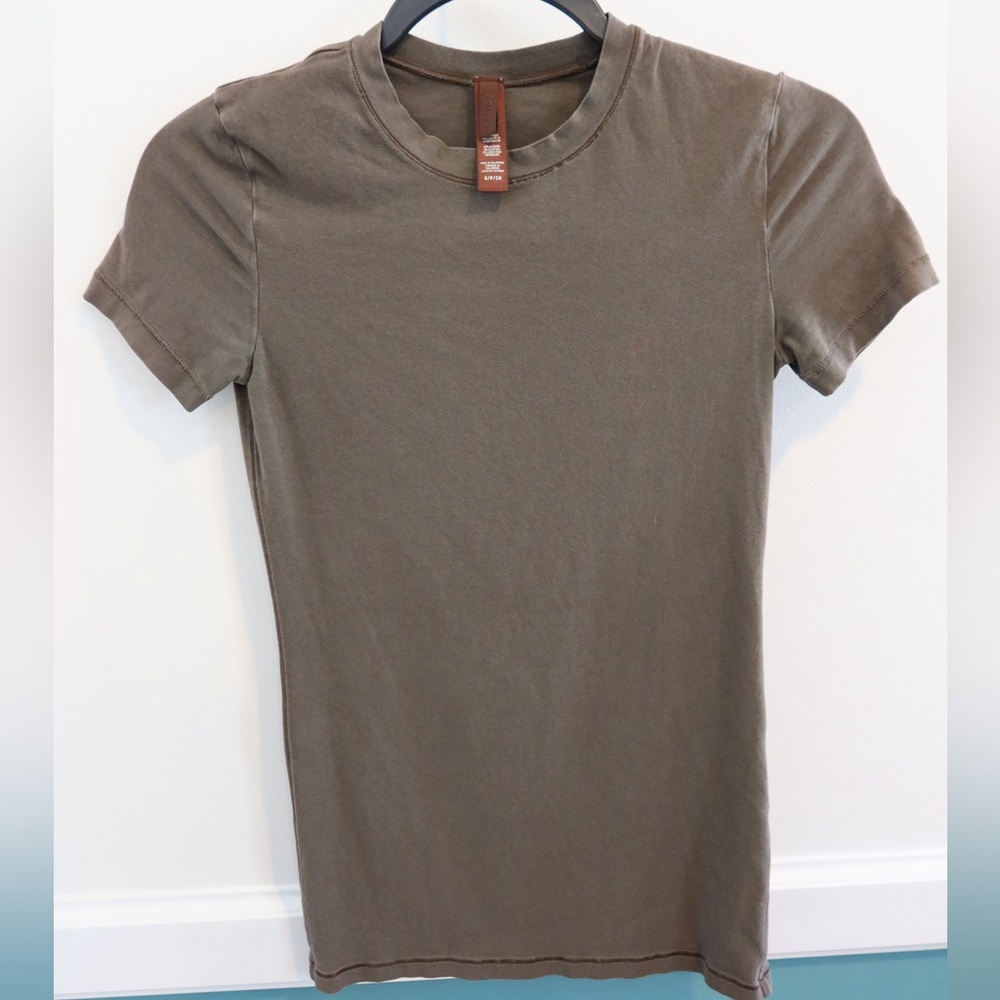 SKIMS Brown Short Sleeve Tee